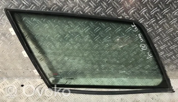 Audi A4 S4 B5 8D Fenêtre latérale avant / vitre triangulaire 