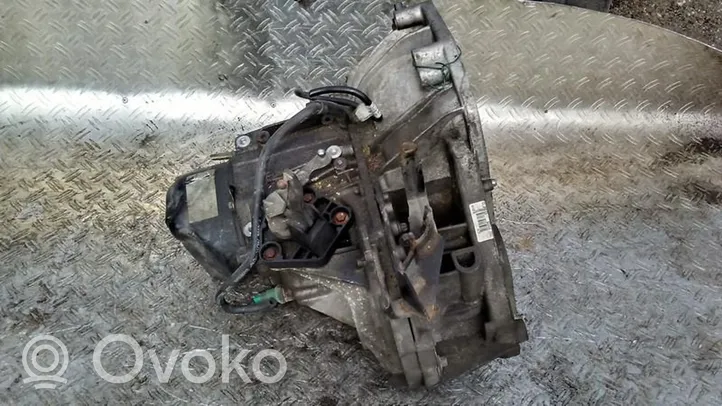 Nissan Note (E11) Manualna 5-biegowa skrzynia biegów 8200247902