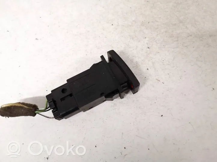 Toyota Avensis T250 Botón interruptor de luz de peligro 157963