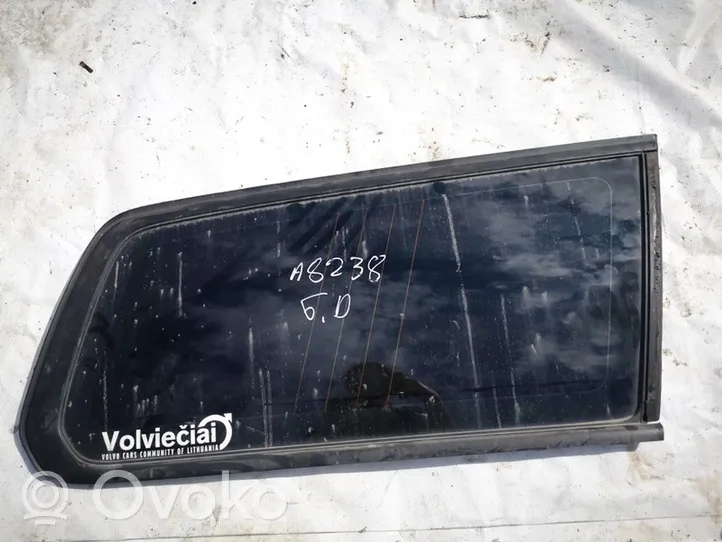 Volvo V70 Rear side window/glass 