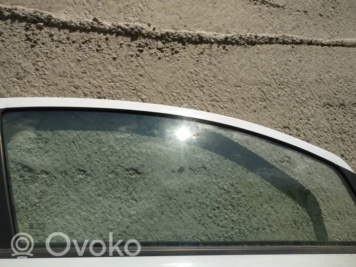 Opel Corsa D Szyba drzwi przednich 