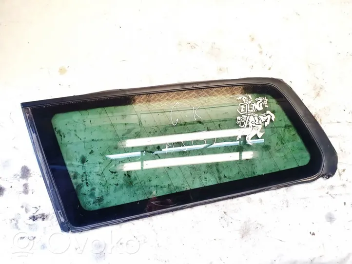 Volvo V70 Rear side window/glass 