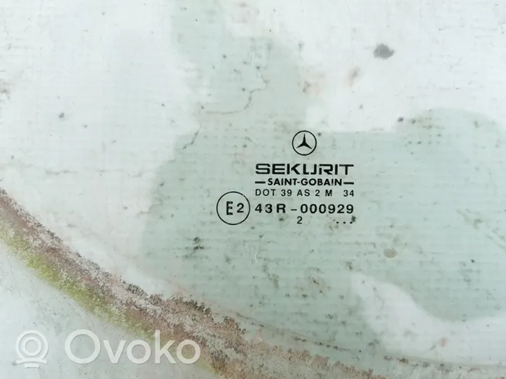 Mercedes-Benz Vaneo W414 priekšējo durvju stikls (četrdurvju mašīnai) 