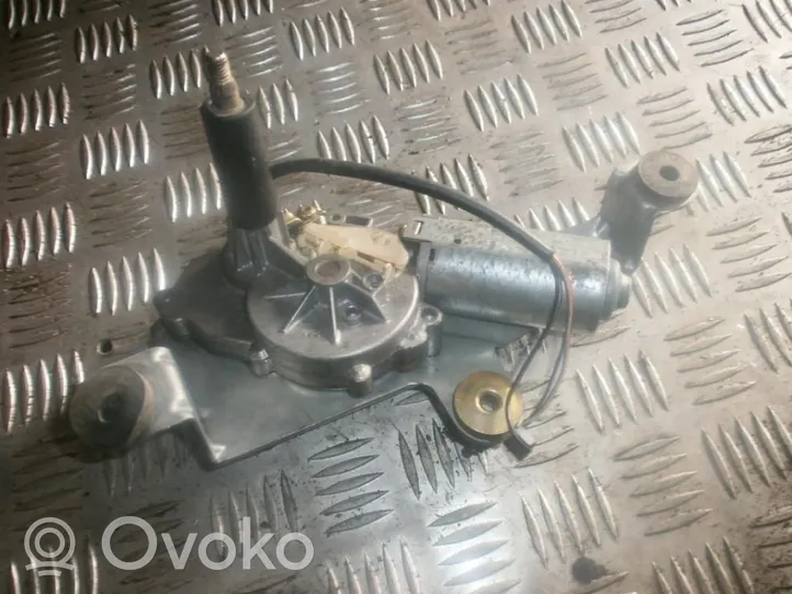 Ford Mondeo MK I Takalasinpyyhkimen moottori 0390201522