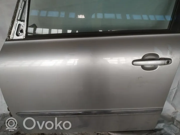 Toyota Avensis Verso Porte avant pilkos