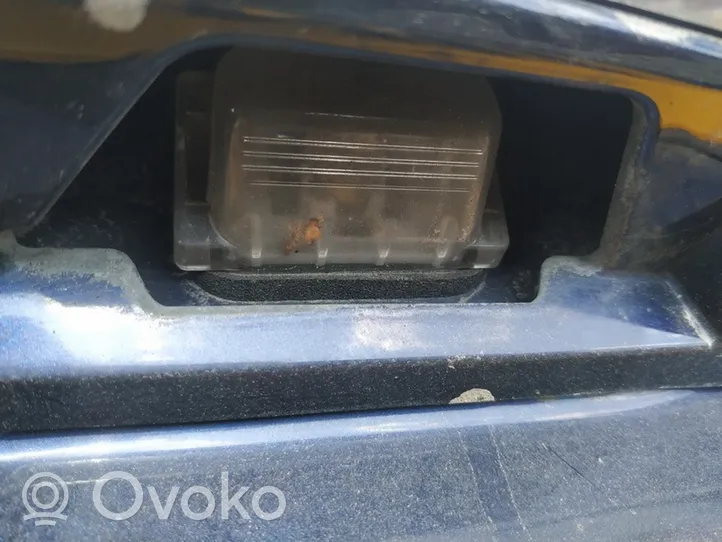 Mazda 6 Lampa oświetlenia tylnej tablicy rejestracyjnej 