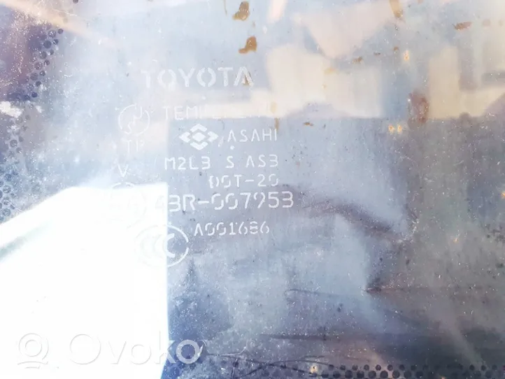 Toyota RAV 4 (XA20) Galinis šoninis kėbulo stiklas 