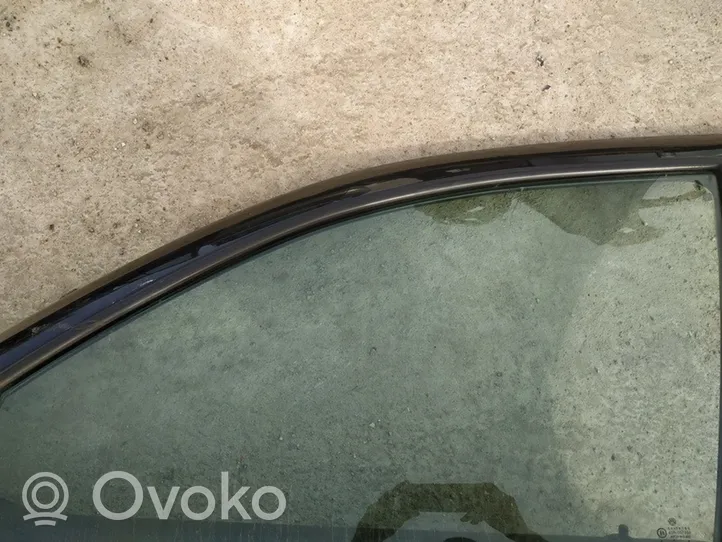 Volkswagen Bora Pagrindinis priekinių durų stiklas (keturdurio) 