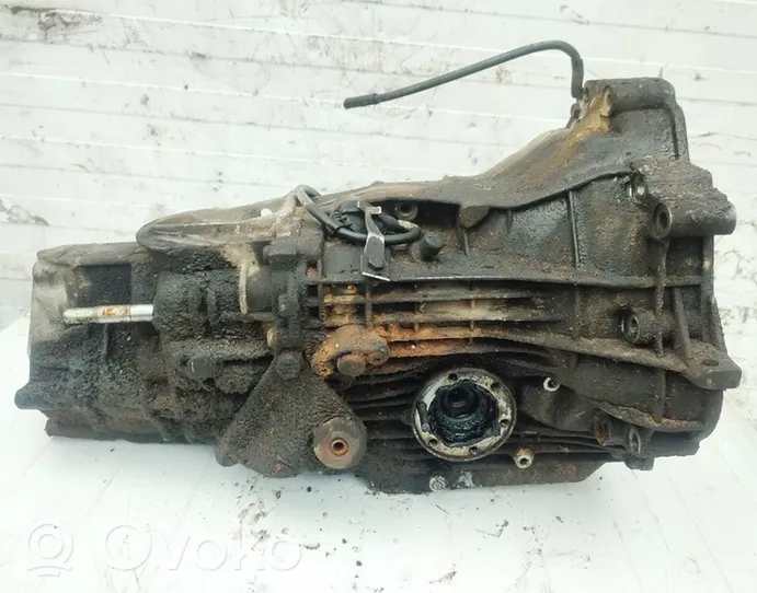 Audi 80 90 B3 Mechaninė 5 pavarų dėžė AKS