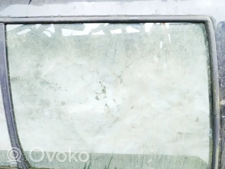 Volkswagen Bora aizmugurējo durvju stikls 