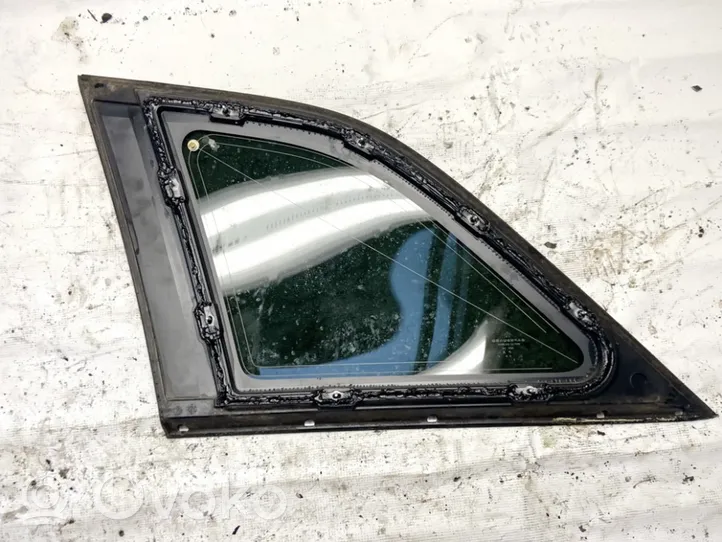 Chrysler Pacifica Rear side window/glass 