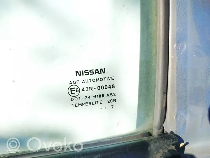 Nissan Qashqai Vetro del finestrino della portiera posteriore 