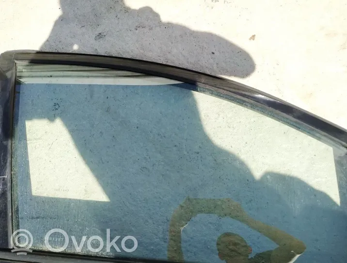 Toyota Avensis Verso priekšējo durvju stikls (četrdurvju mašīnai) 