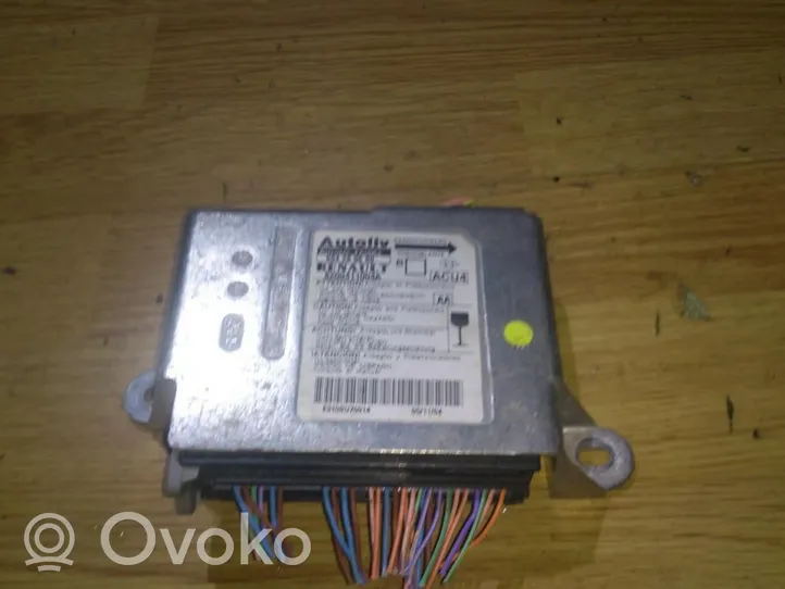 Renault Megane II Airbag control unit/module 8200411004a