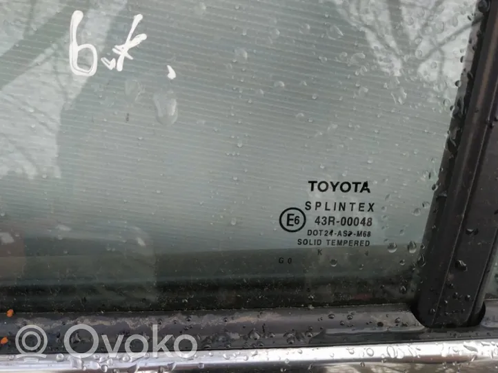 Toyota Avensis T250 Основное стекло задних дверей 