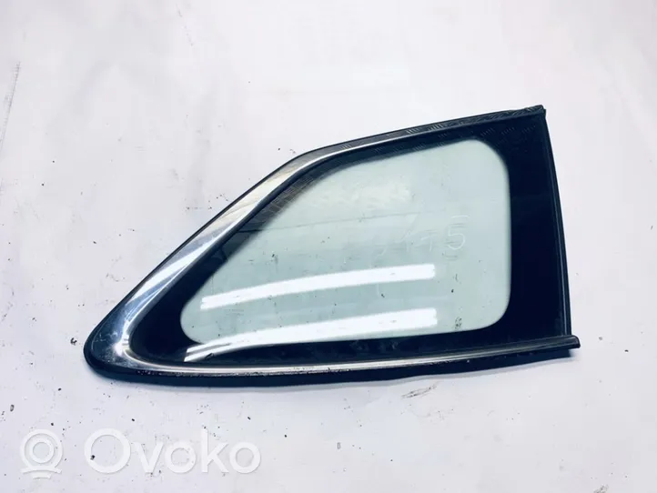 Subaru Outback Fenêtre latérale avant / vitre triangulaire 