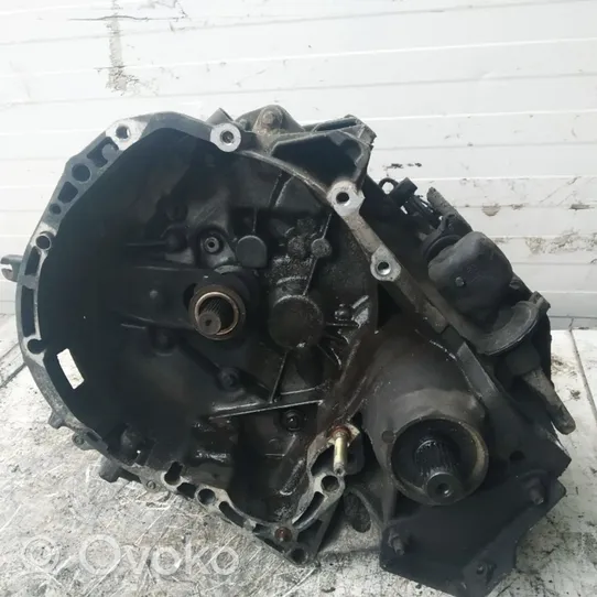 Renault Clio II Mechaninė 5 pavarų dėžė jb3986