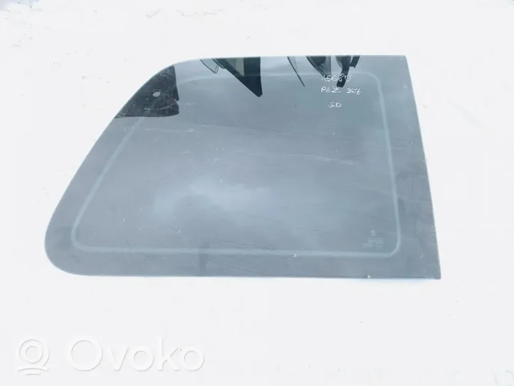 Peugeot 307 Rear side window/glass 