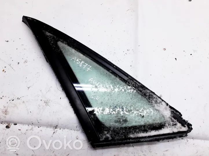 Audi A4 S4 B5 8D Rear side window/glass 