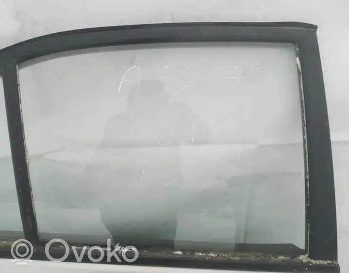 Mitsubishi Galant Vetro del finestrino della portiera posteriore 