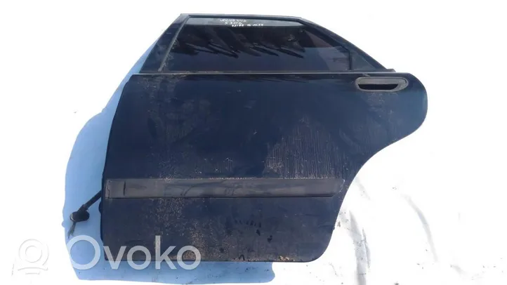 Volvo S40, V40 Puerta trasera juoda
