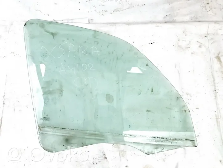 Citroen Xsara Picasso Pagrindinis priekinių durų stiklas (keturdurio) 