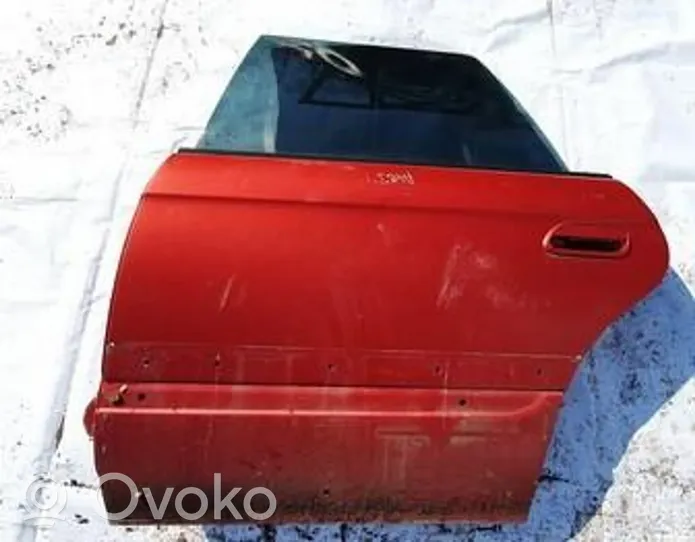 Subaru Legacy Takaovi raudonos