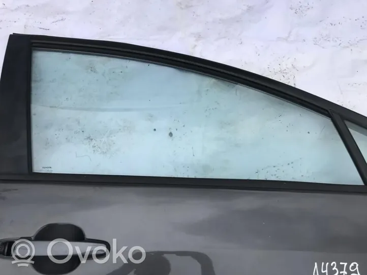 Toyota Corolla Verso AR10 Pagrindinis priekinių durų stiklas (keturdurio) 