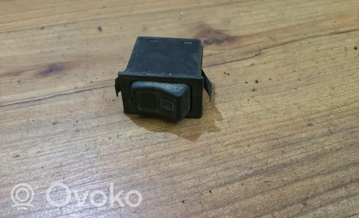 Volkswagen Jetta I Przycisk / Przełącznik ogrzewania szyby przedniej / czołowej 321959621b