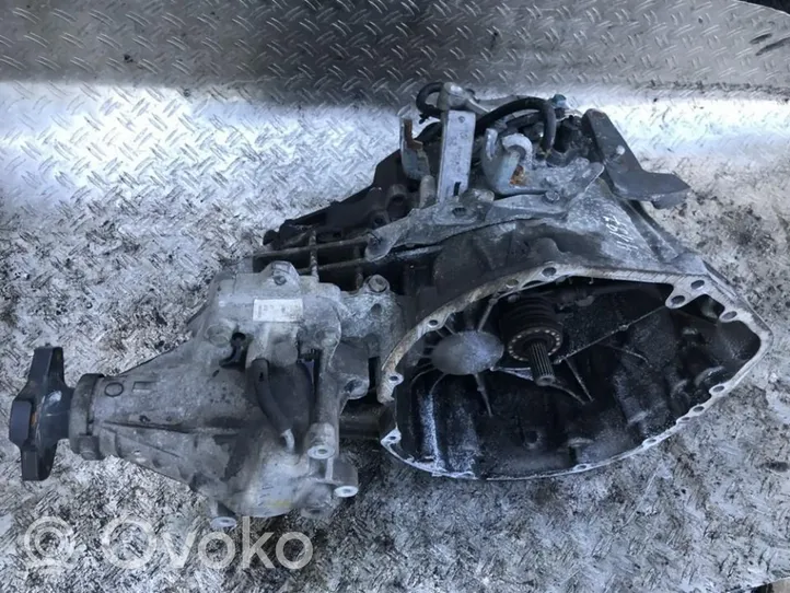 Nissan Qashqai Scatola del cambio manuale a 5 velocità jg71