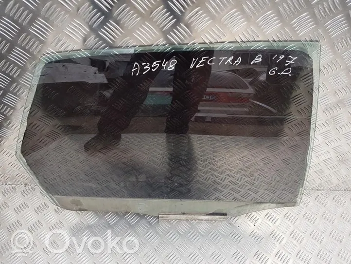 Opel Vectra B Takaoven ikkunalasi 