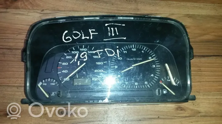 Volkswagen Golf III Compteur de vitesse tableau de bord 88311188