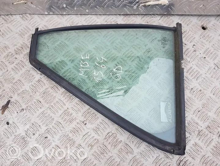 Mercedes-Benz E W210 Rear vent window glass 