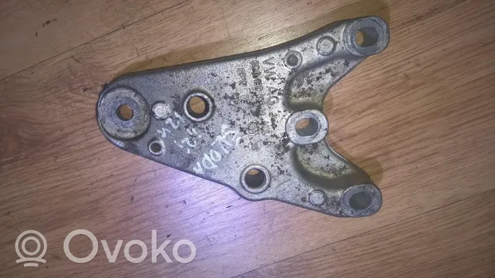 Skoda Fabia Mk1 (6Y) Engine mounting bracket 6q0199185m