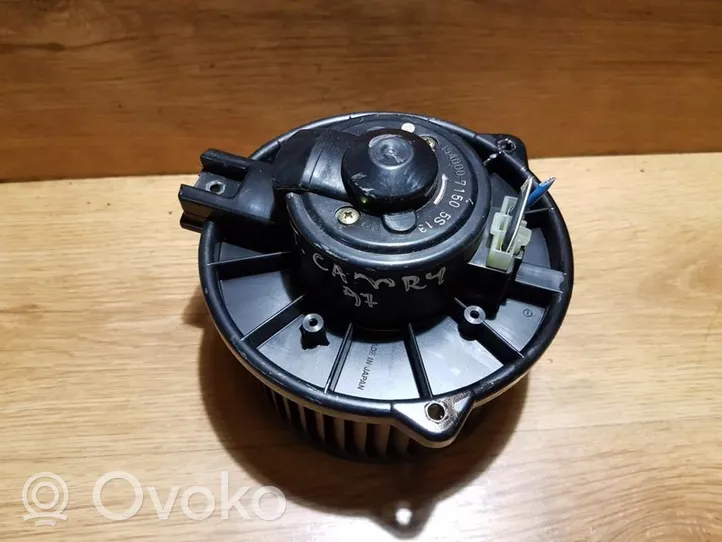 Toyota Camry Pečiuko ventiliatorius/ putikas 1940007150
