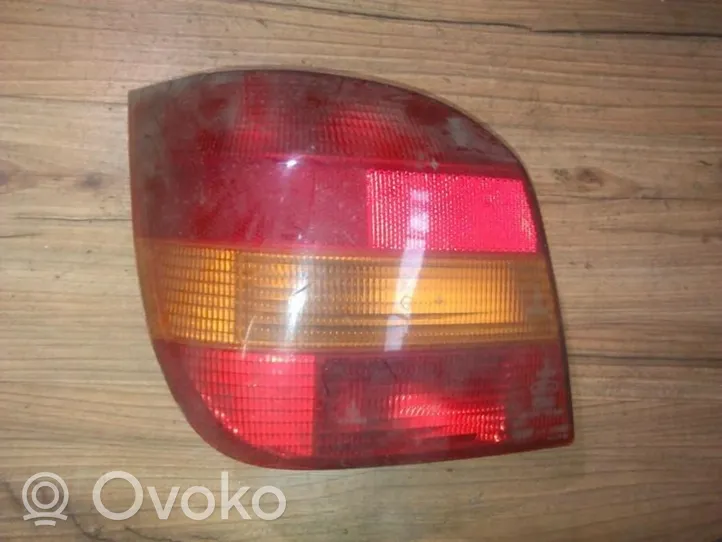 Ford Fiesta Lampa tylna 89fg13n004ba