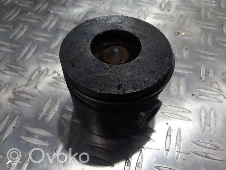 Ford Focus Piston 82L62