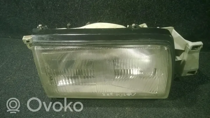 Mazda 323 Lampa przednia 11061191