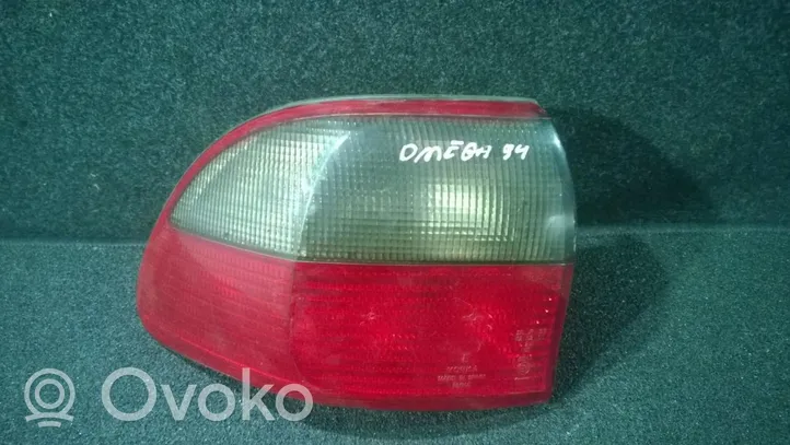 Opel Omega B1 Aizmugurējais lukturis virsbūvē 4528512