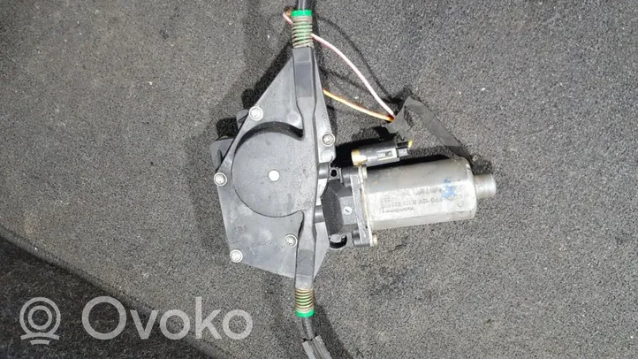 Ford Mondeo MK II Moteur de lève-vitre de porte arrière 0130821680583