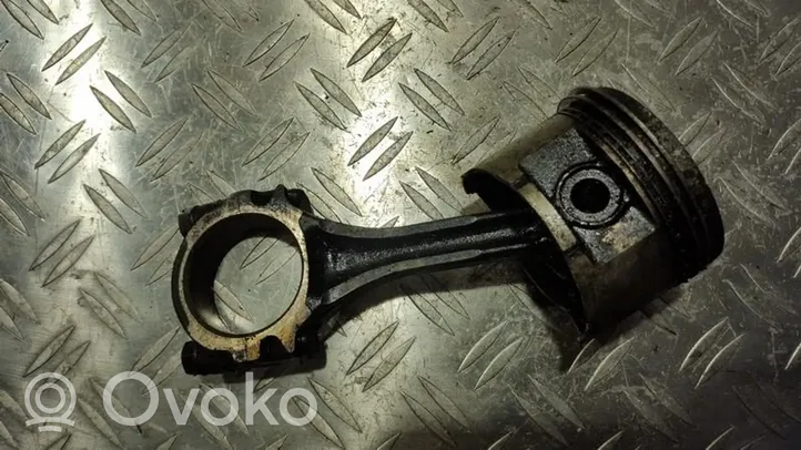 Nissan Micra Piston avec bielle 