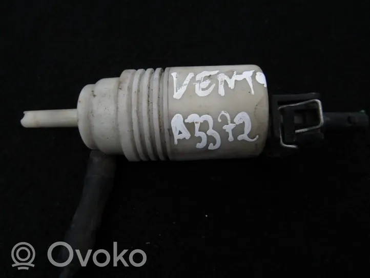 Volkswagen Vento Tuulilasi tuulilasinpesimen pumppu 1h5955651