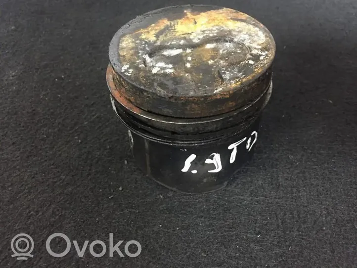 Citroen Xantia Piston 