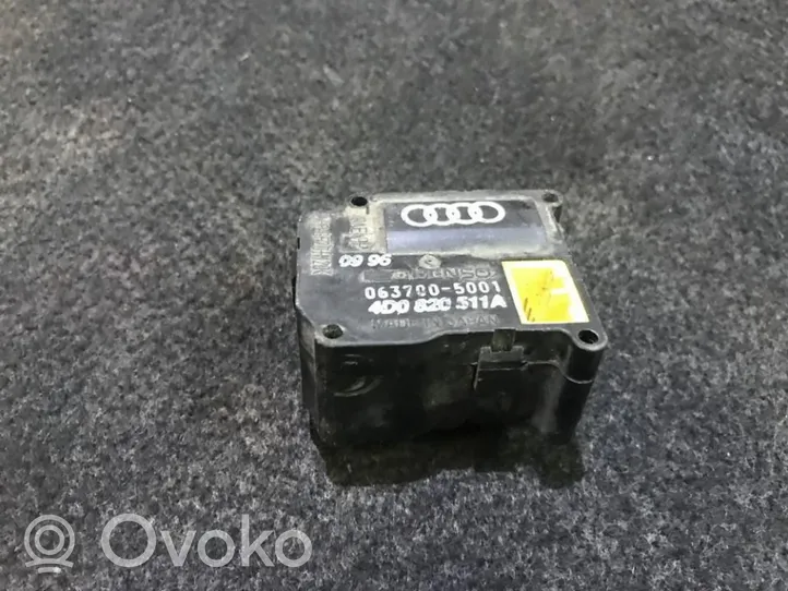 Audi A8 S8 D2 4D Tuloilmaventtiilin käyttömoottori 0637005001