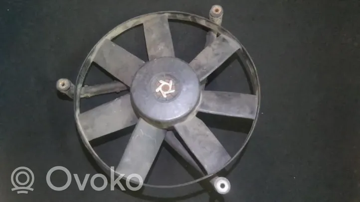 Volkswagen Polo II 86C 2F Hélice moteur ventilateur 0130107291