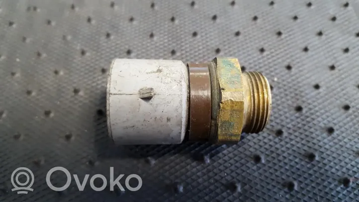 Opel Vectra B Coolant temperature sensor 268137