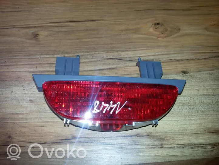 KIA Sedona Papildomas stop žibintas 0k56a