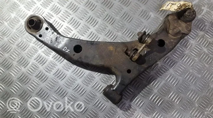 Toyota Corolla E110 Fourchette, bras de suspension inférieur avant 