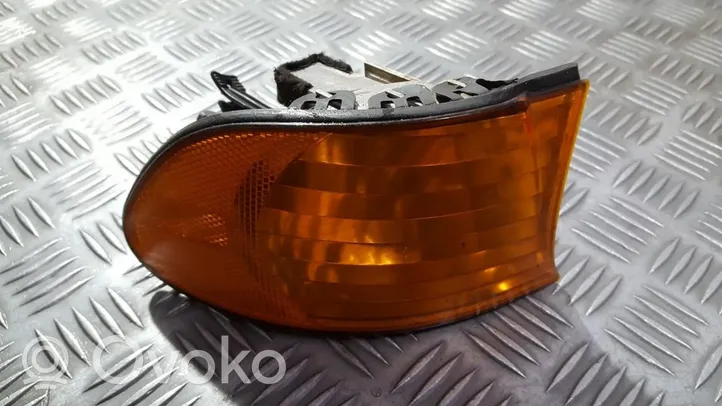 BMW 7 E38 Front indicator light 8376394