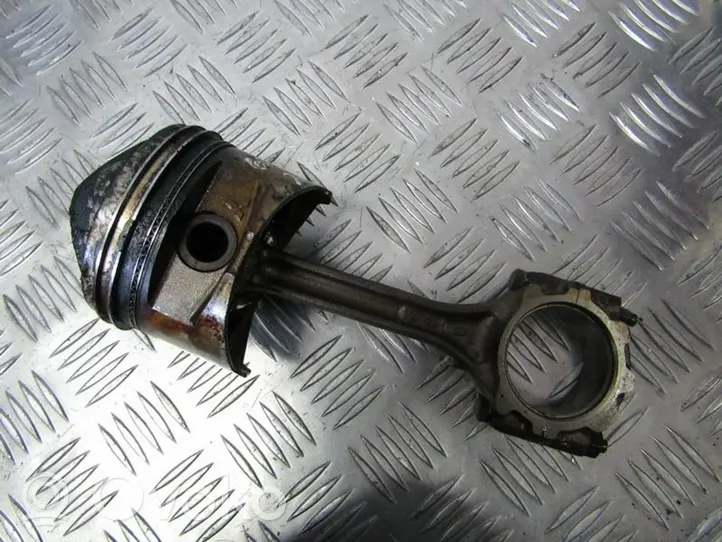 Mitsubishi Galant Piston avec bielle 